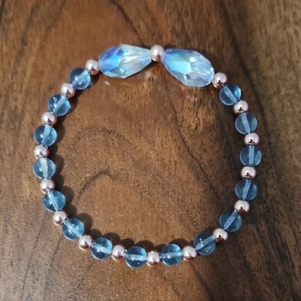 Handmade Blue Quartz and Gold Beaded Bracelet